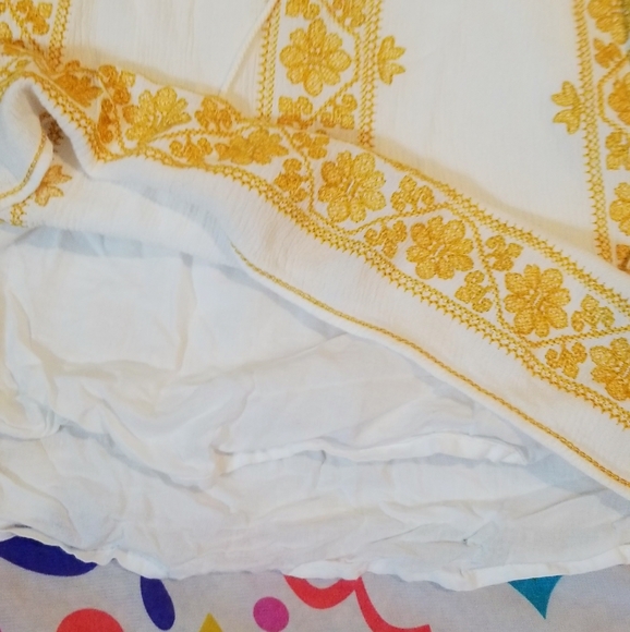 Gorgeous Gold Detail Fully Lined Sleeveless Dress - Picture 5 of 10